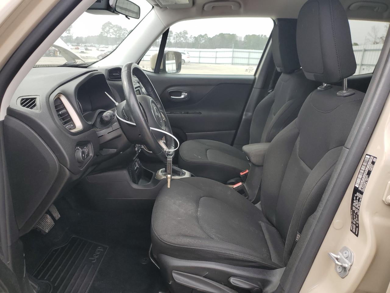 2015 Jeep Renegade - Image 7