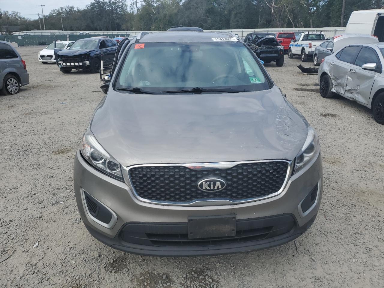 2018 Kia Sorento - Image 5