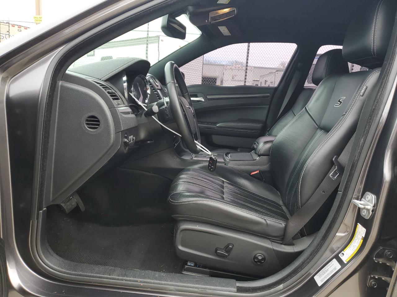 2014 Chrysler 300 - Image 7