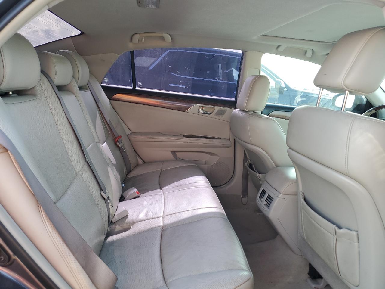 2011 Toyota Avalon - Image 10