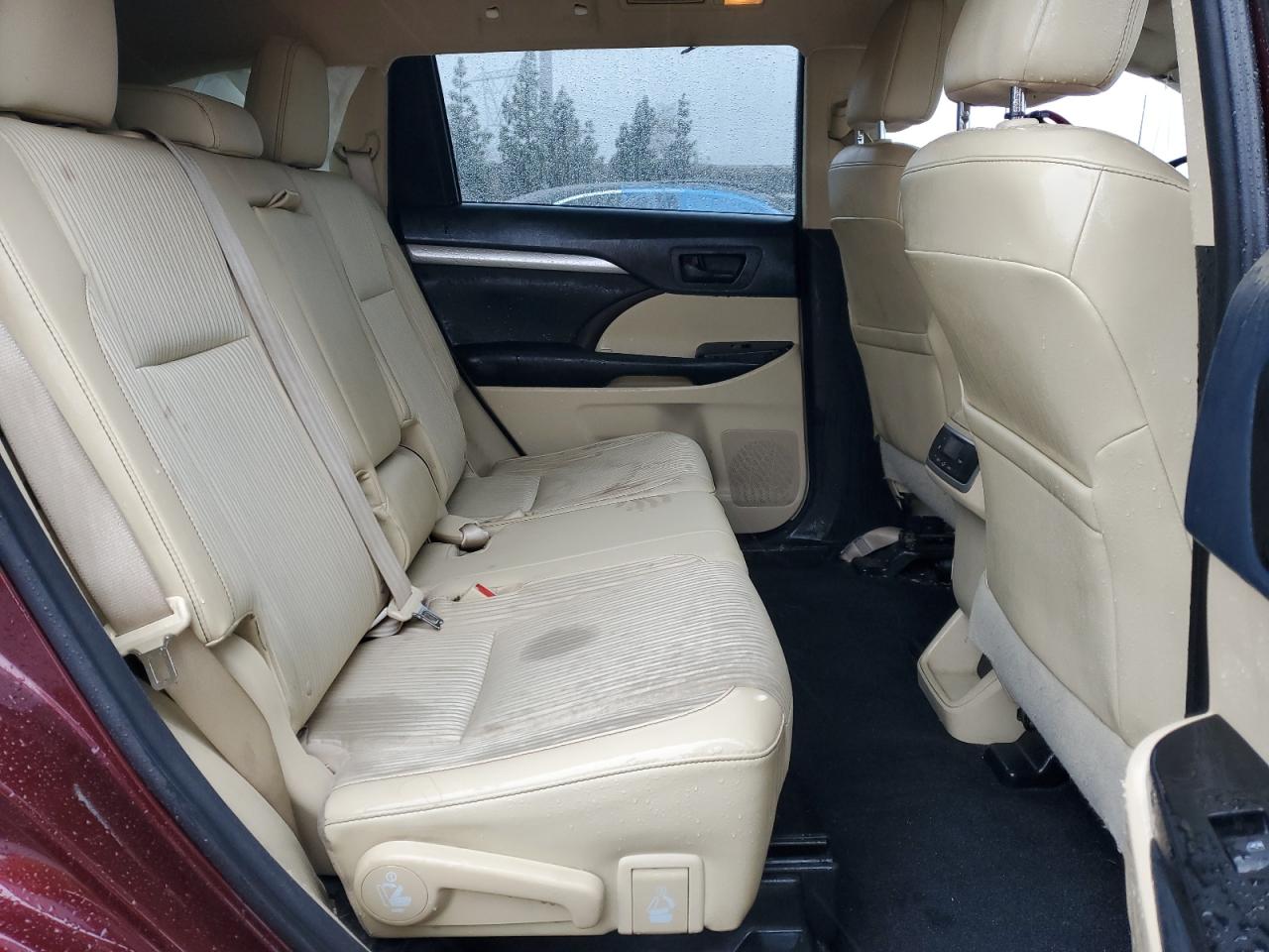 2014 Toyota Highlander - Image 12