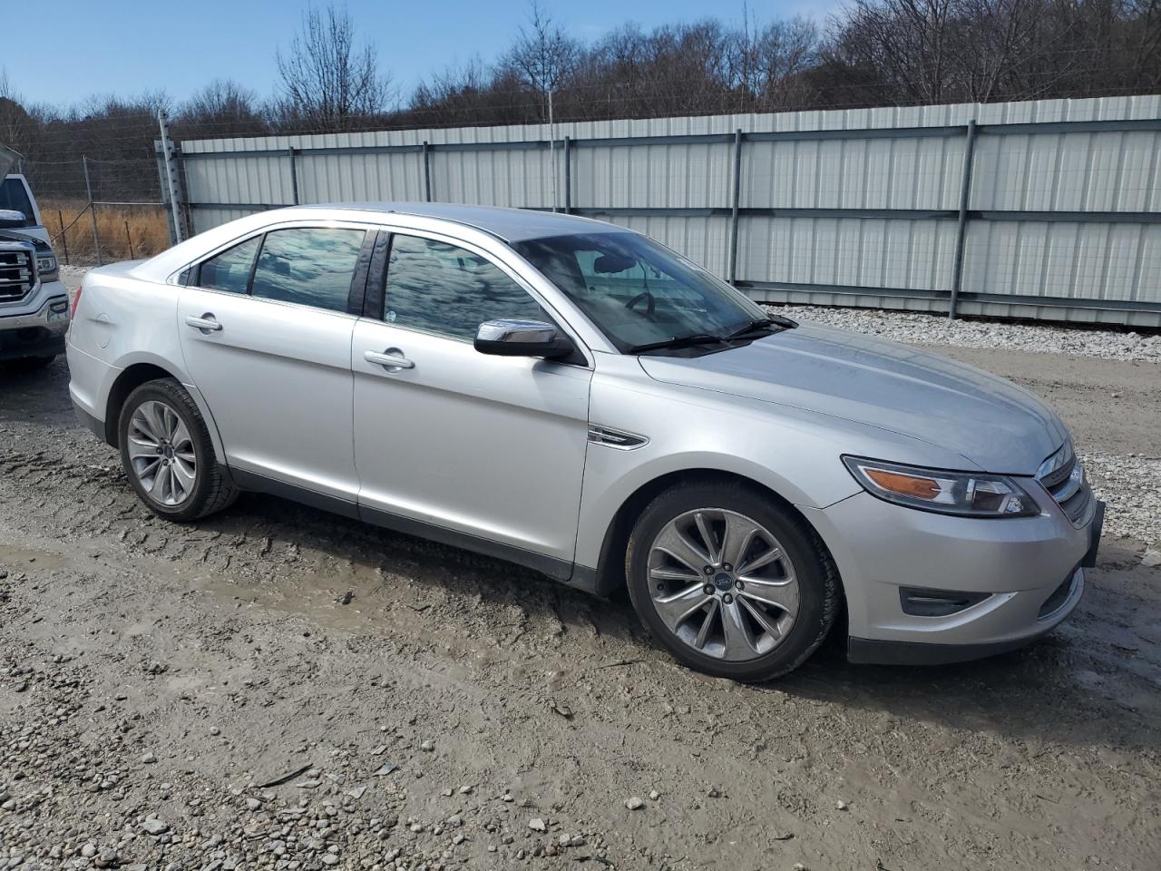 2011 Ford Taurus - Image 4