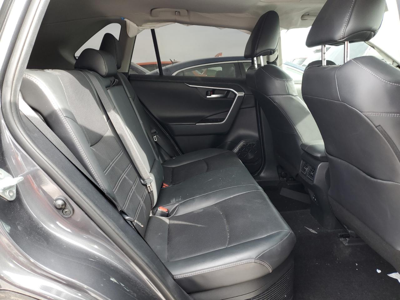 2020 Toyota RAV 4 - Image 10