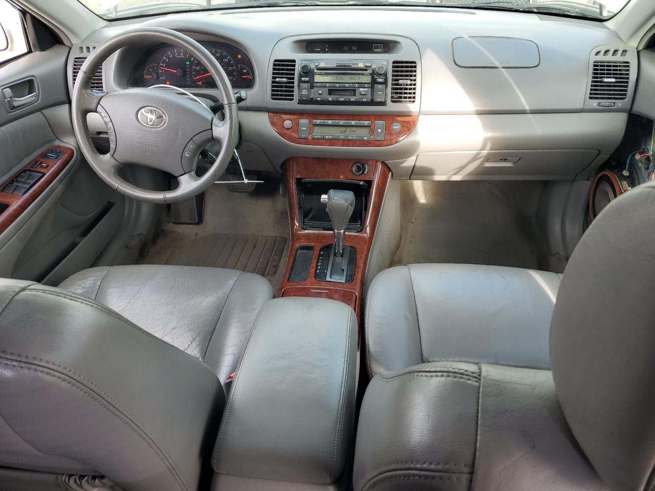 2005 Toyota Camry - Image 8