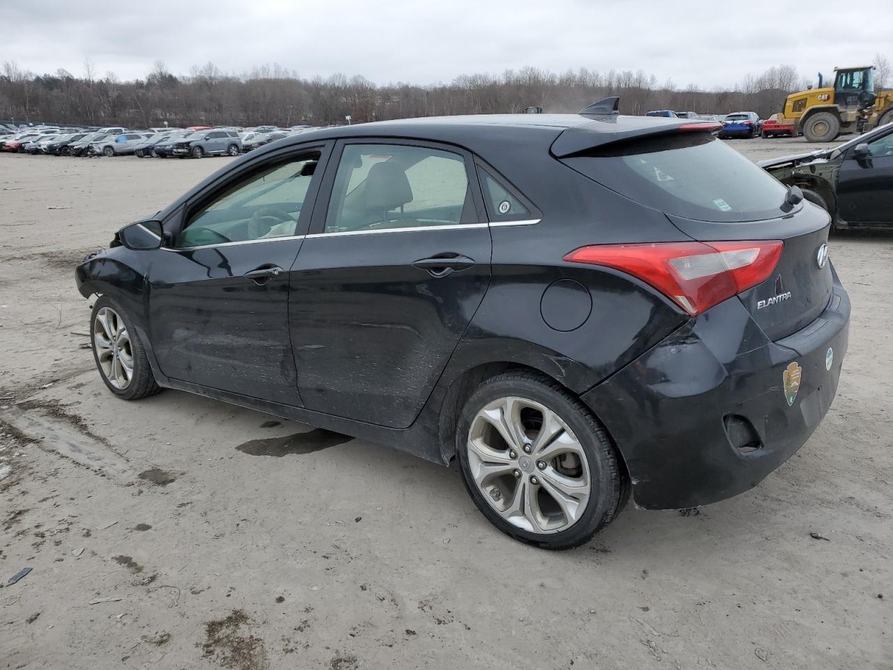 2013 Hyundai Elantra - Image 2