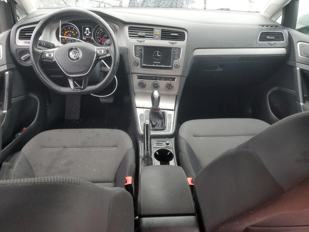 2017 Volkswagen Golf - Image 8