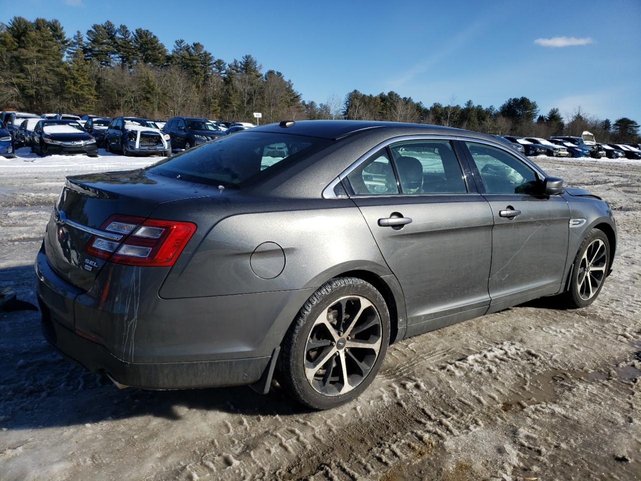 2016 Ford Taurus - Image 3