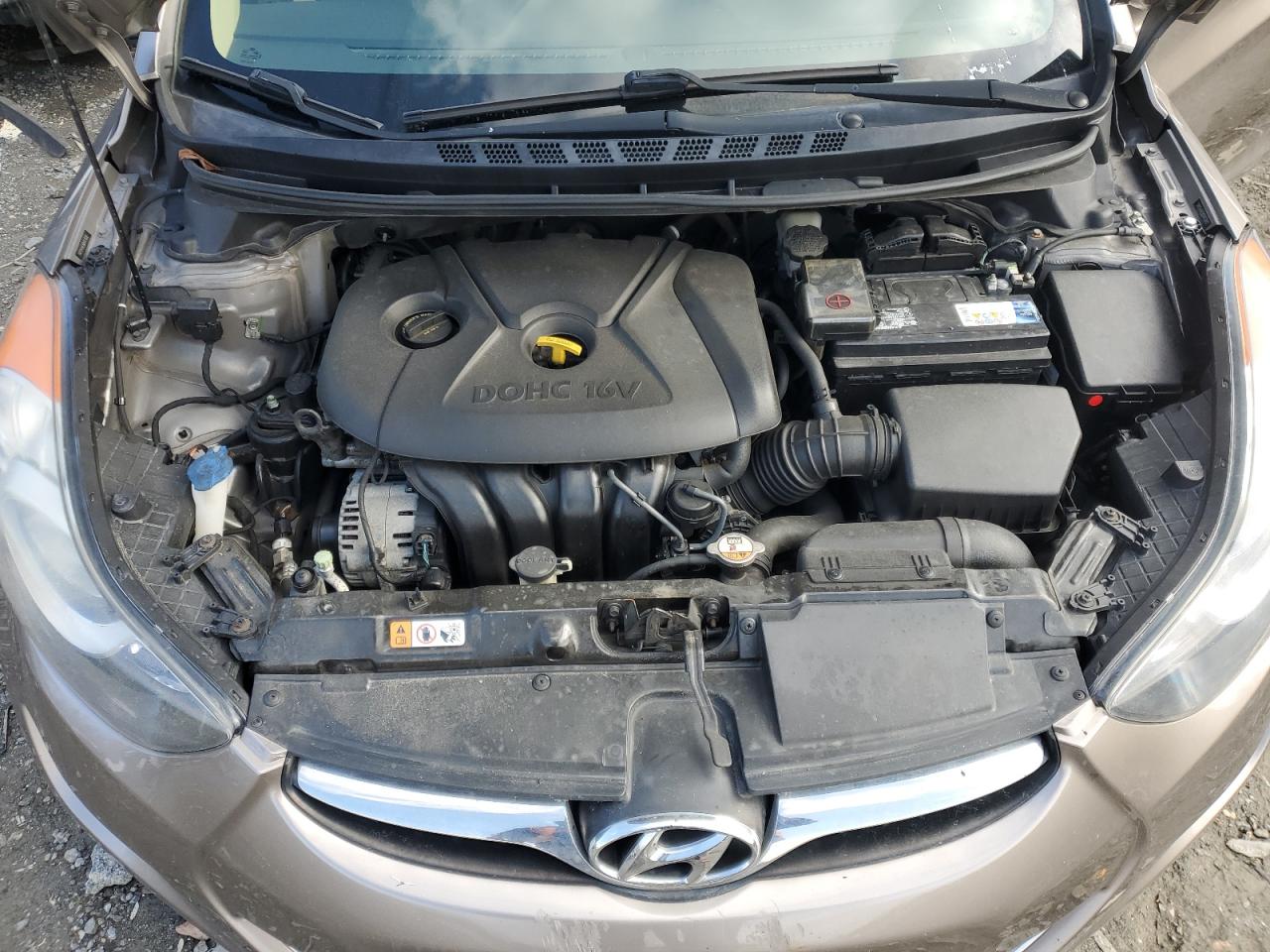 2013 Hyundai Elantra - Image 11