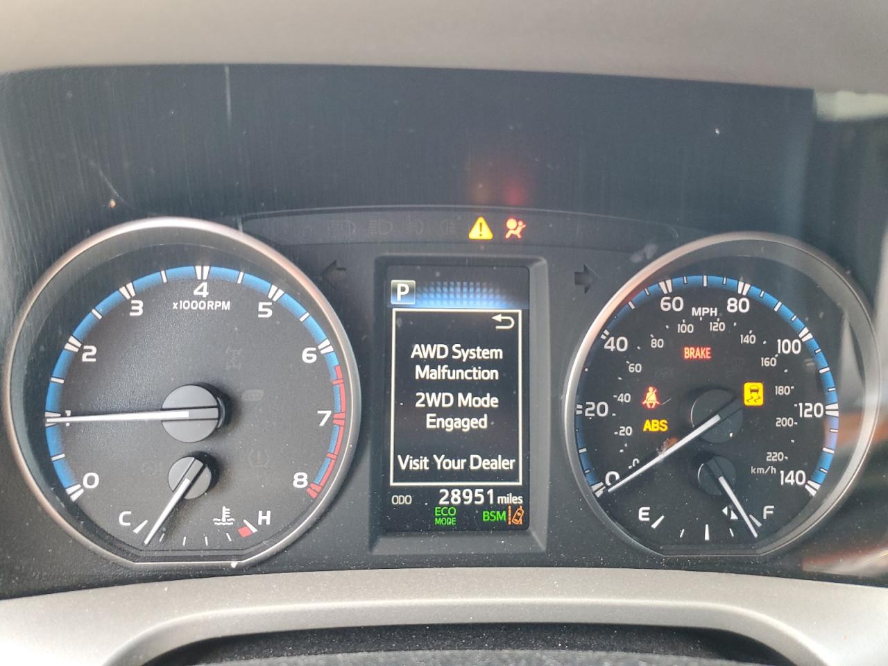 2018 Toyota RAV 4 - Image 9