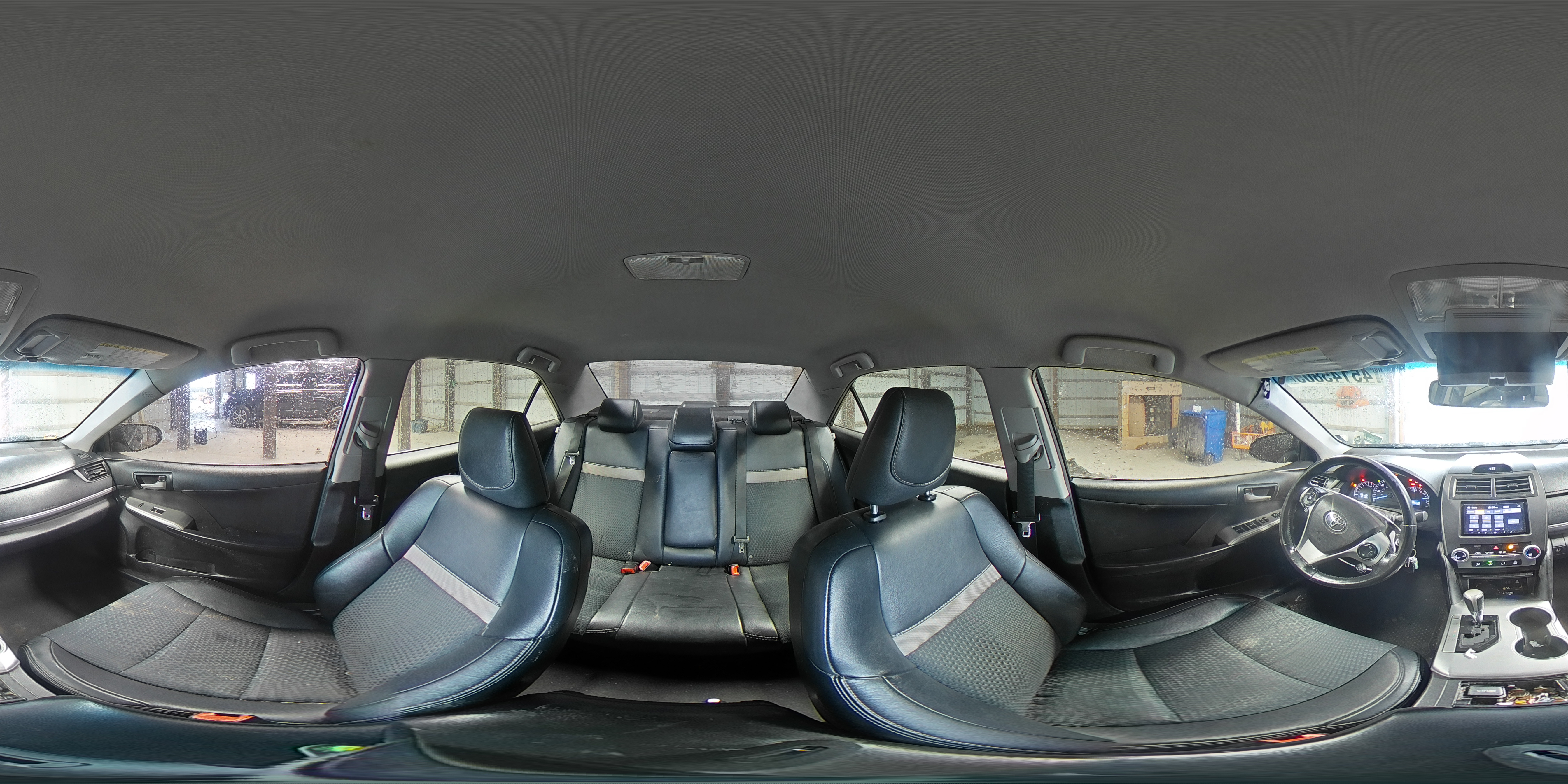 2014 Toyota Camry - Image 12
