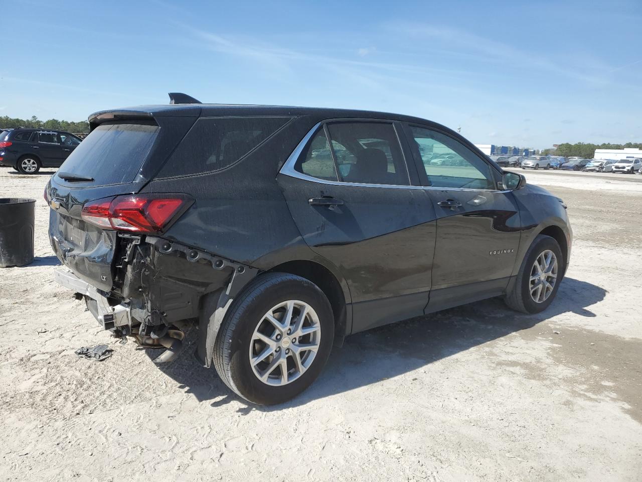 2022 Chevrolet Equinox - Image 3