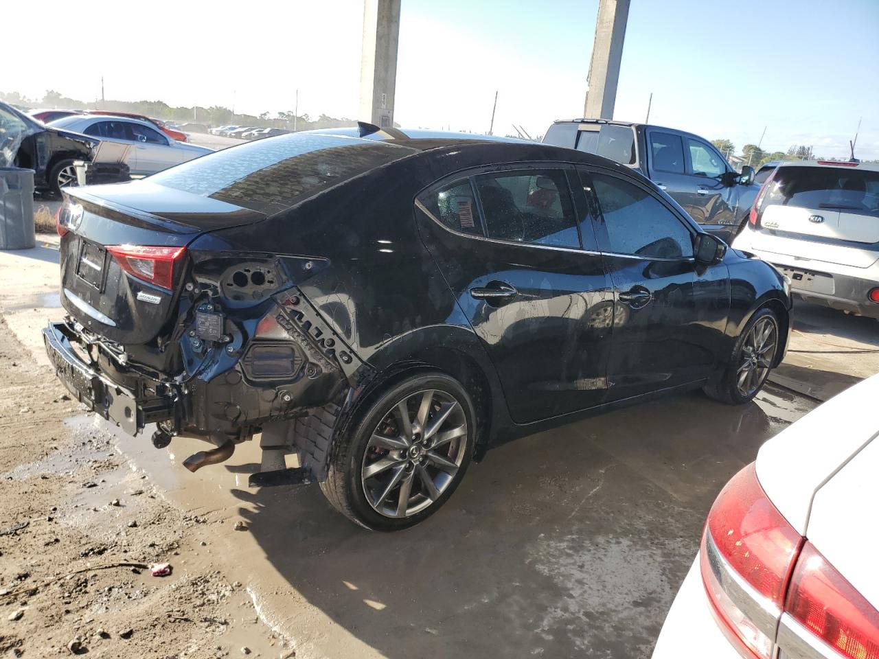 2018 Mazda 3 - Image 3