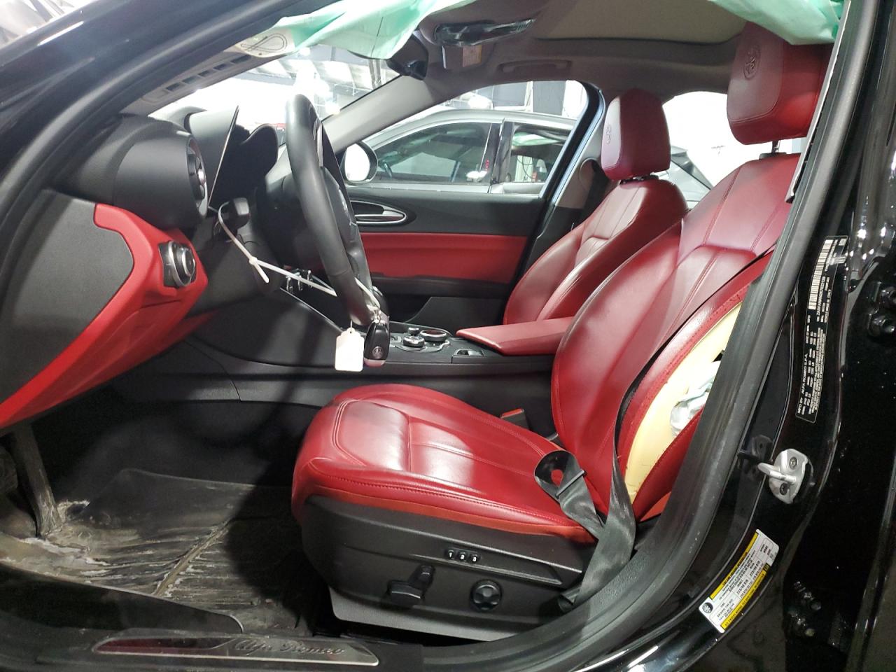 2019 Alfa Romeo Giulia - Image 7