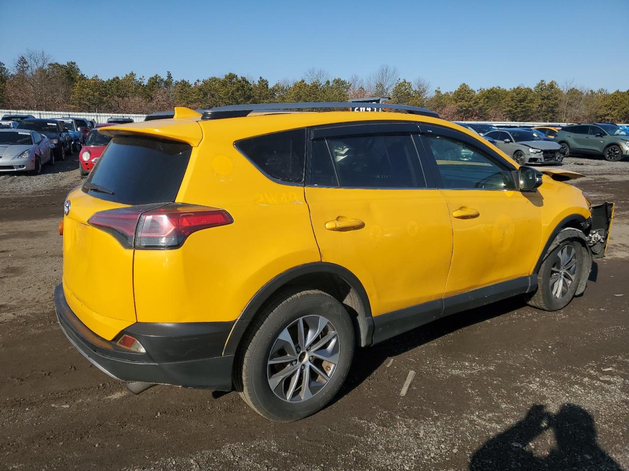 2017 Toyota RAV 4 - Image 3