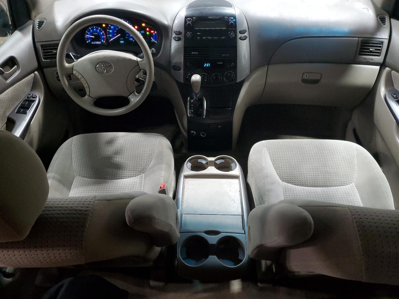 2006 Toyota Sienna - Image 8