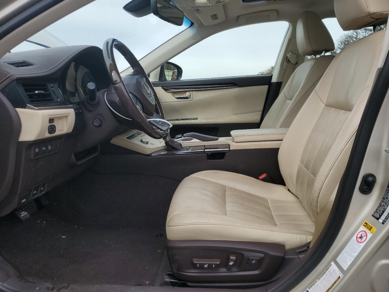 2017 Lexus ES - Image 7