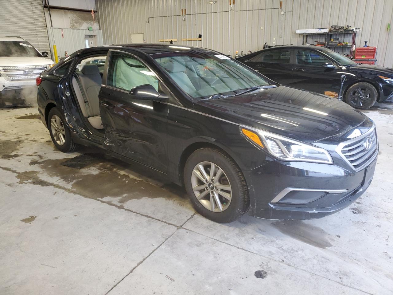 2017 Hyundai Sonata - Image 4