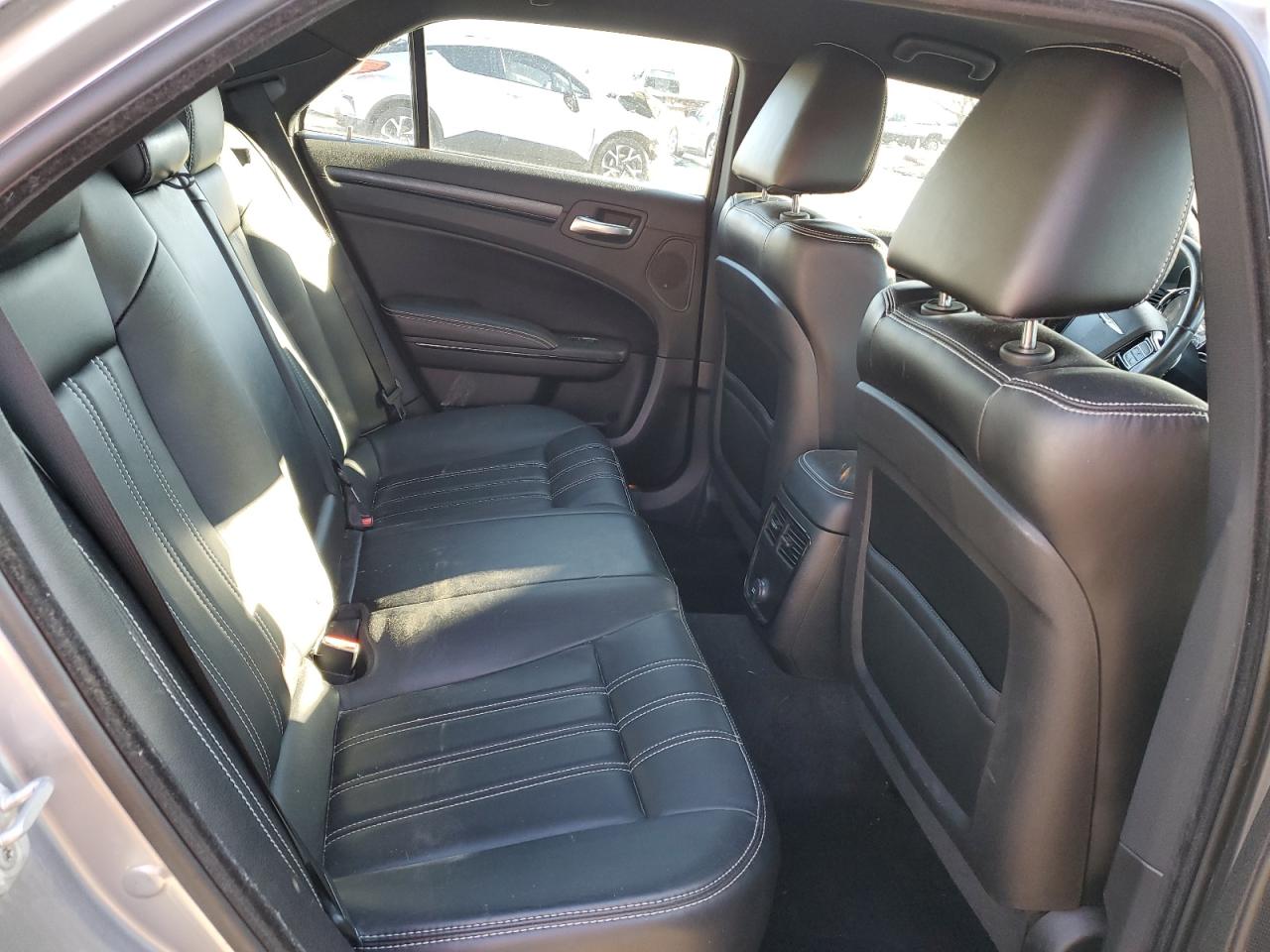 2013 Chrysler 300 - Image 10