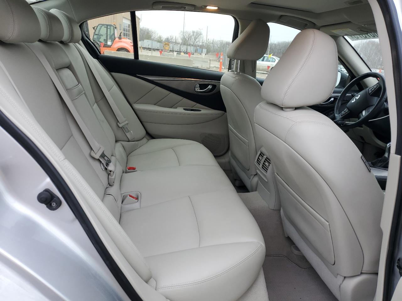2017 Infiniti Q50 - Image 10