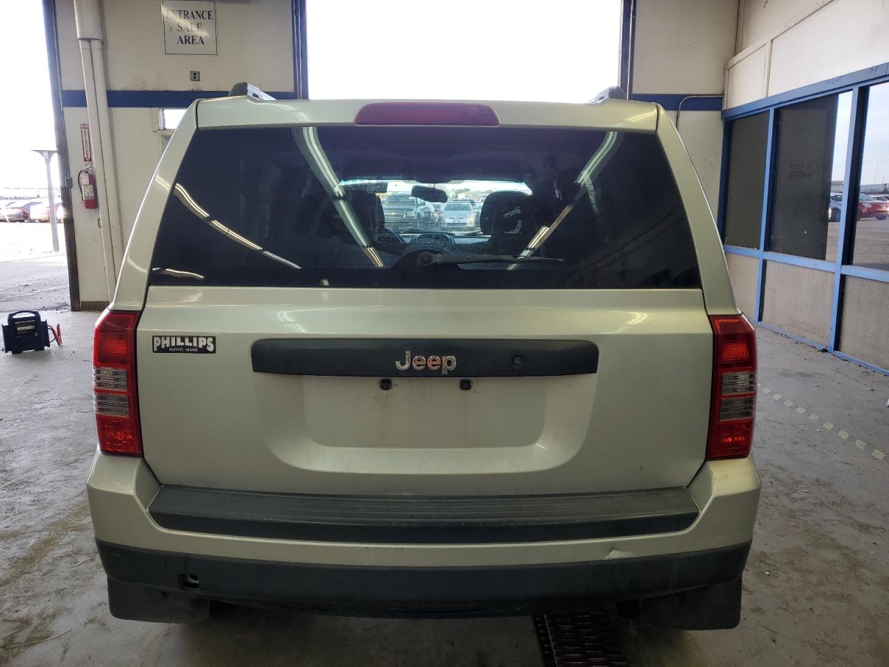 2014 Jeep Liberty (Patriot) - Image 6