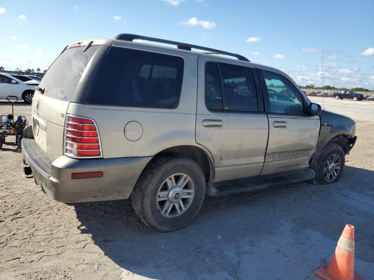 2004 Mercury Mountaineer - Image 3