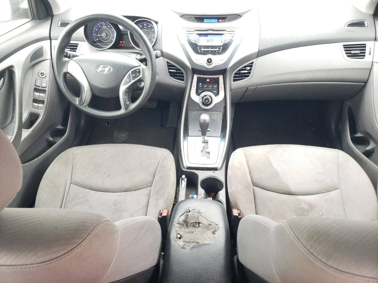 2012 Hyundai Elantra - Image 8
