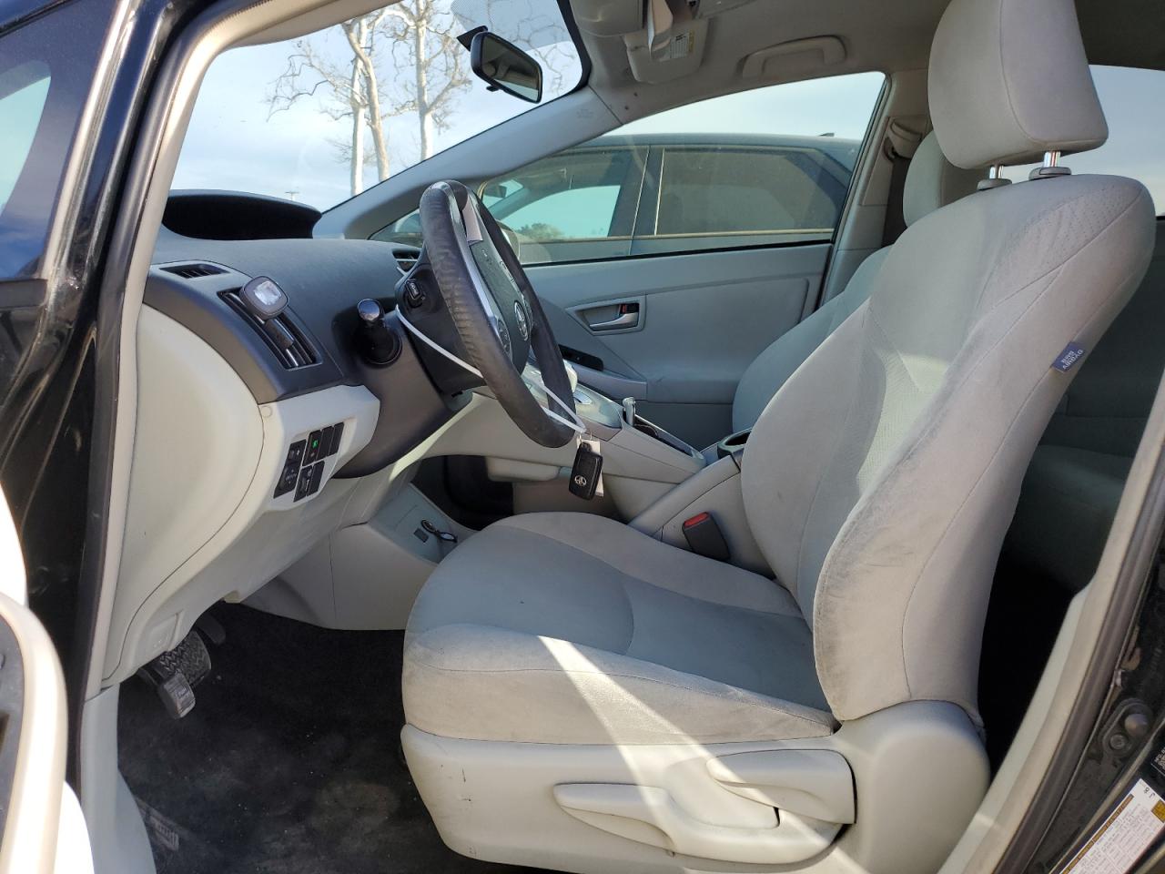 2014 Toyota Prius - Image 7