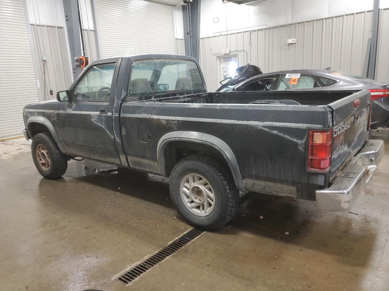 1995 Dodge Dakota - Image 2