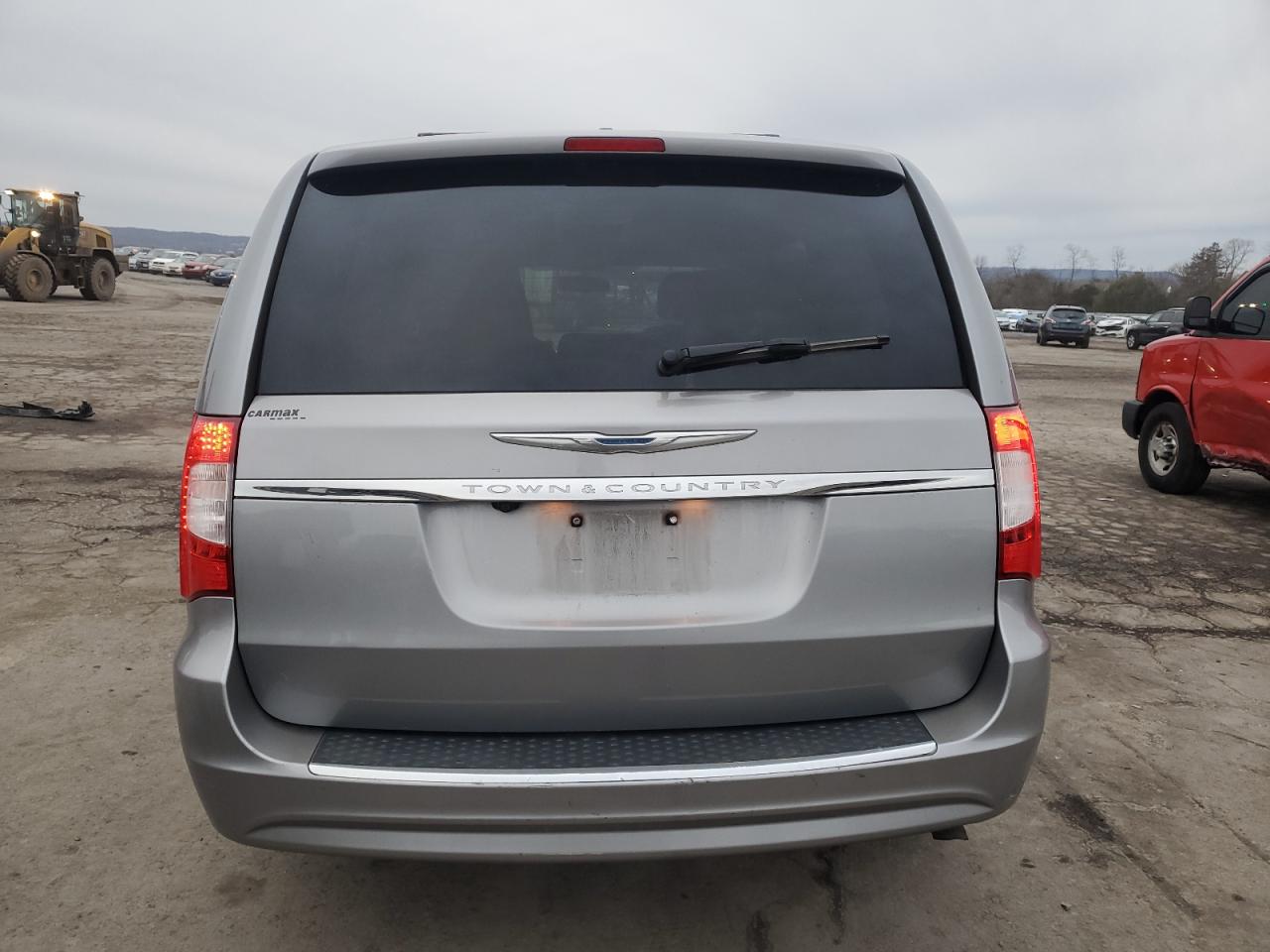 2014 Chrysler Town & Country - Image 6