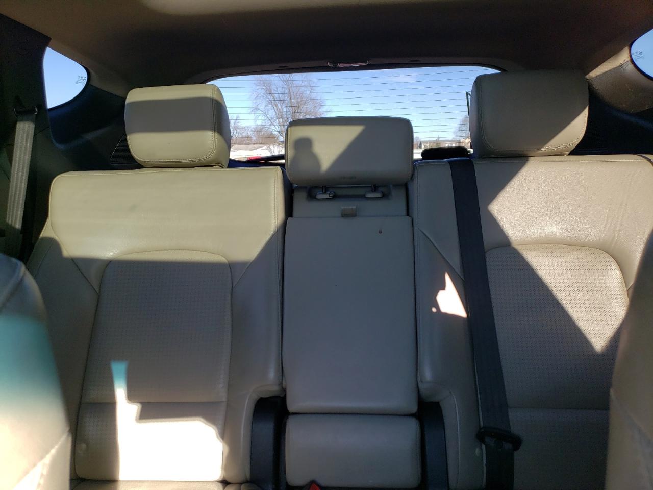 2013 Hyundai Santa Fe - Image 10