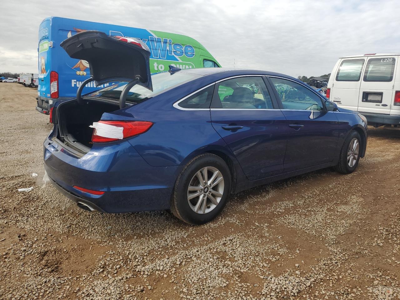 2017 Hyundai Sonata - Image 3