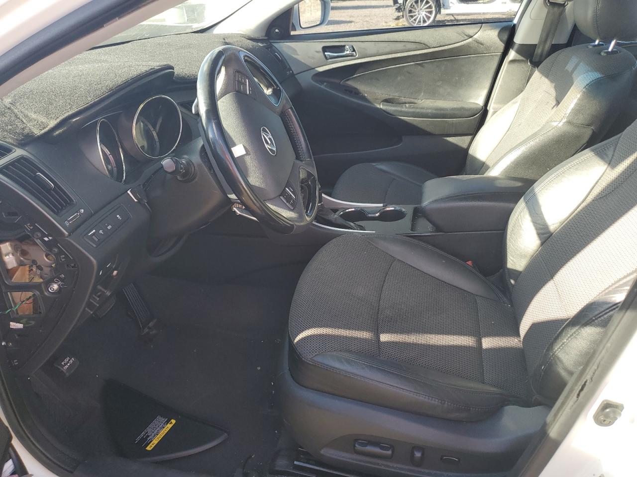 2012 Hyundai Sonata - Image 7