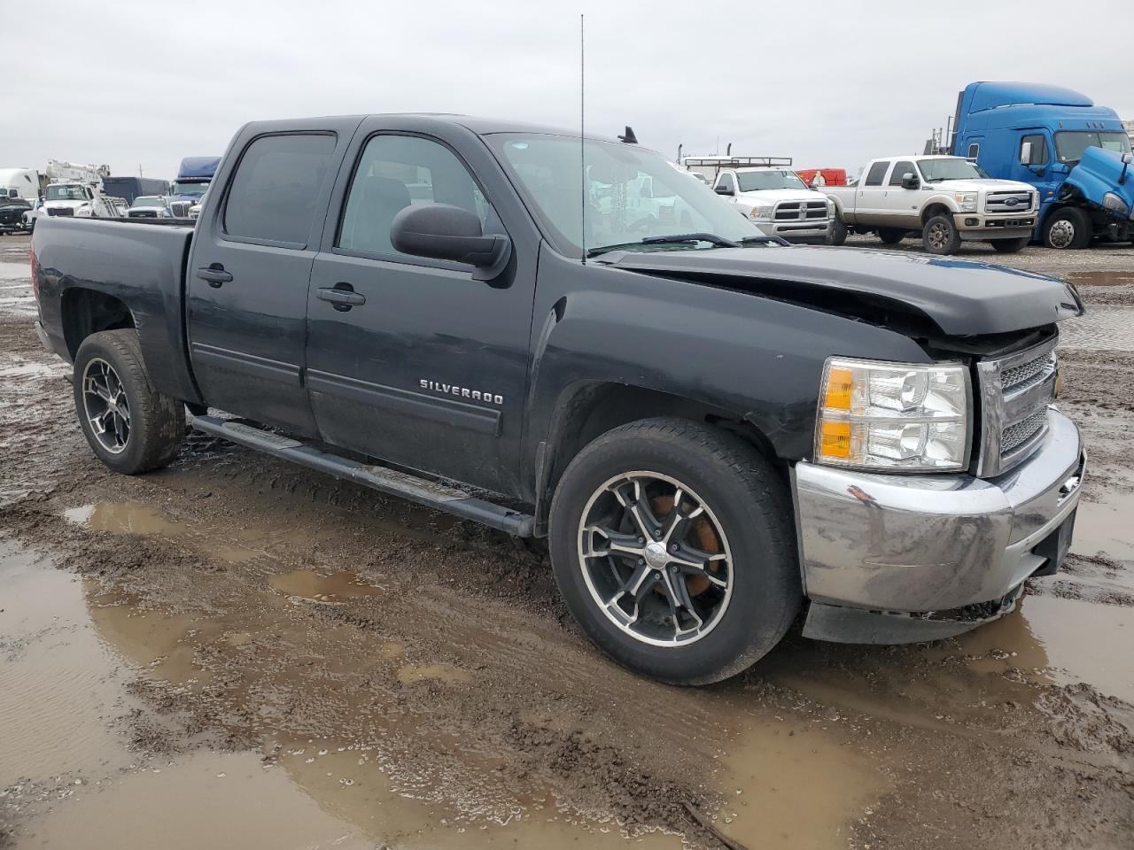 2013 Chevrolet Silverado - Image 4