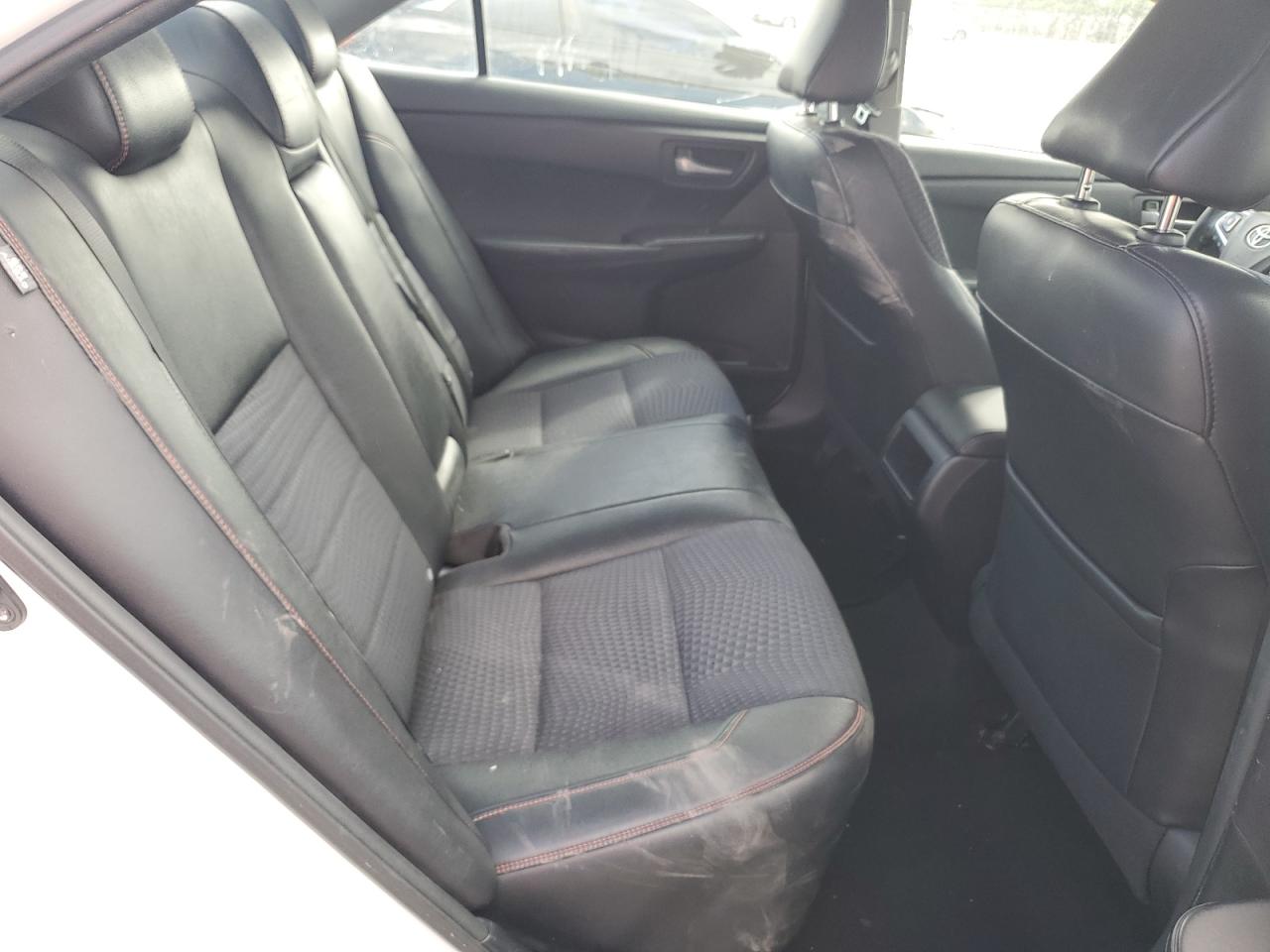 2015 Toyota Camry - Image 10