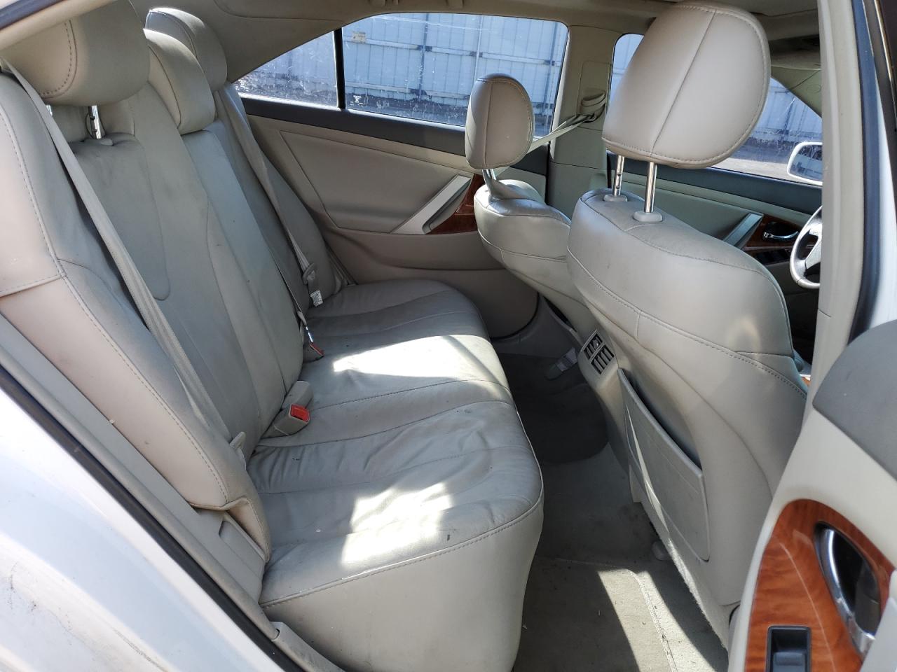 2009 Toyota Camry - Image 10