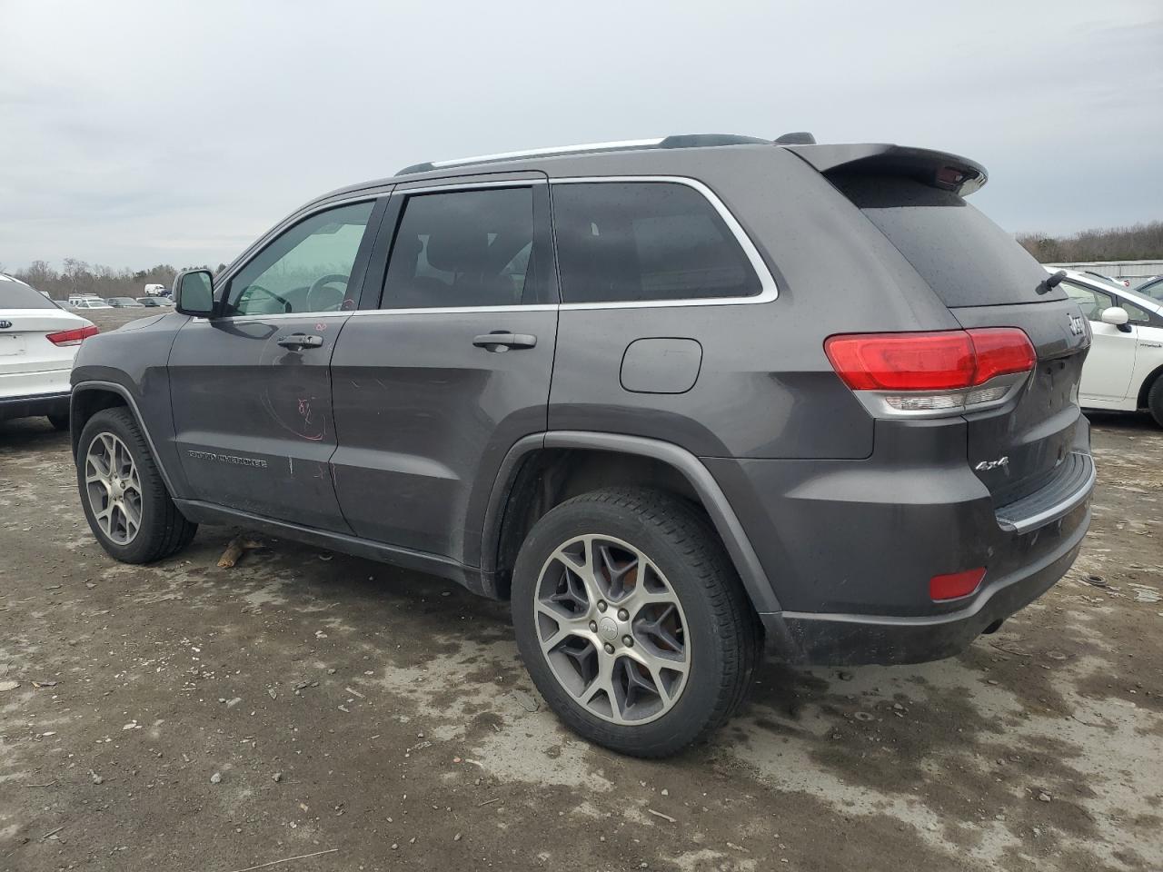 2018 Jeep Grand Cherokee - Image 2