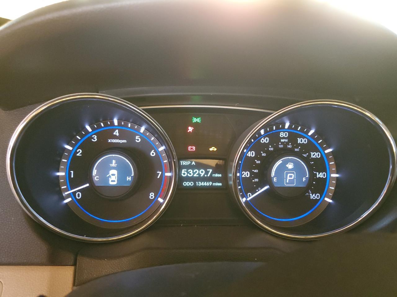 2013 Hyundai Sonata - Image 9