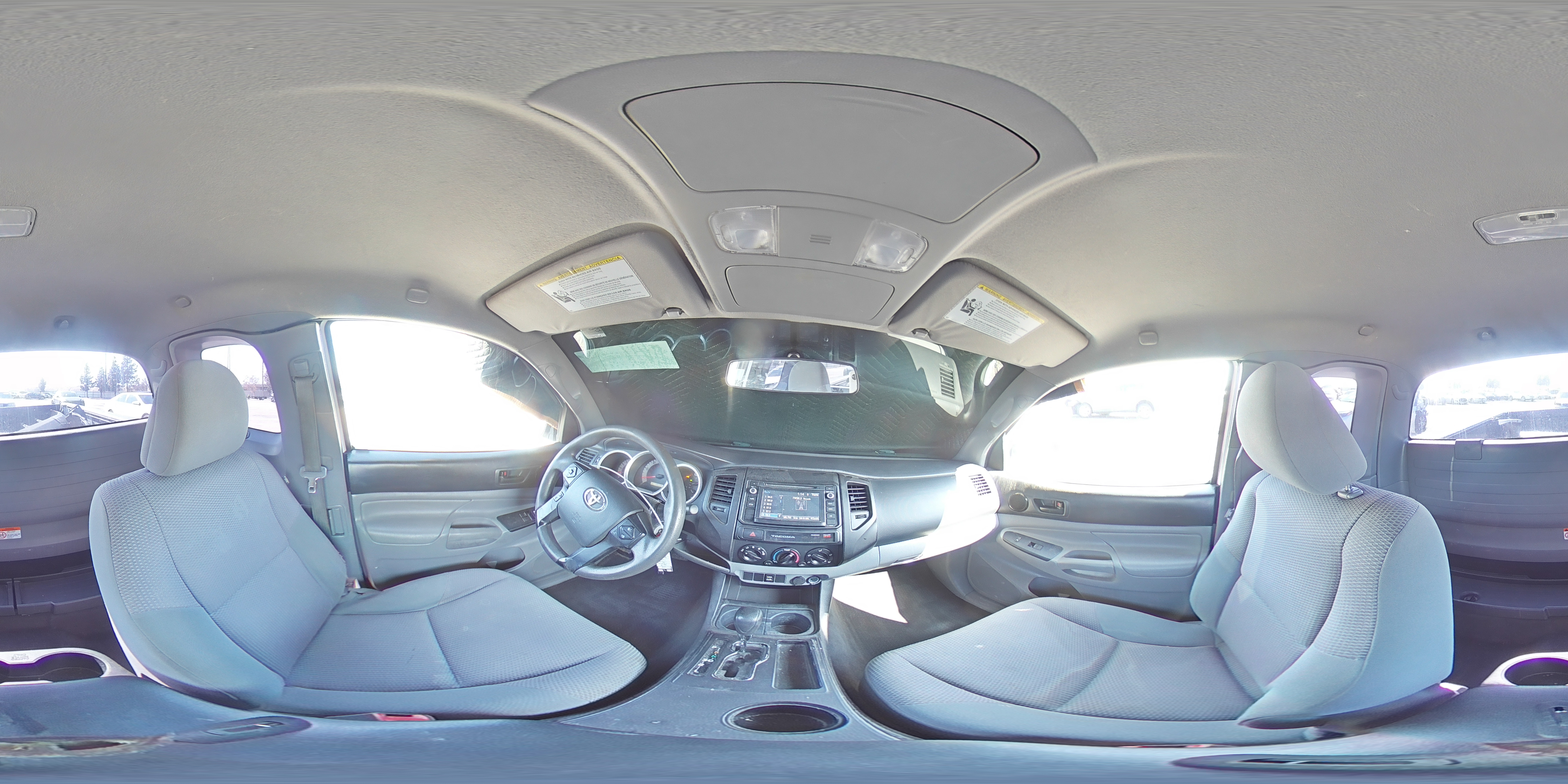 2015 Toyota Tacoma - Image 12