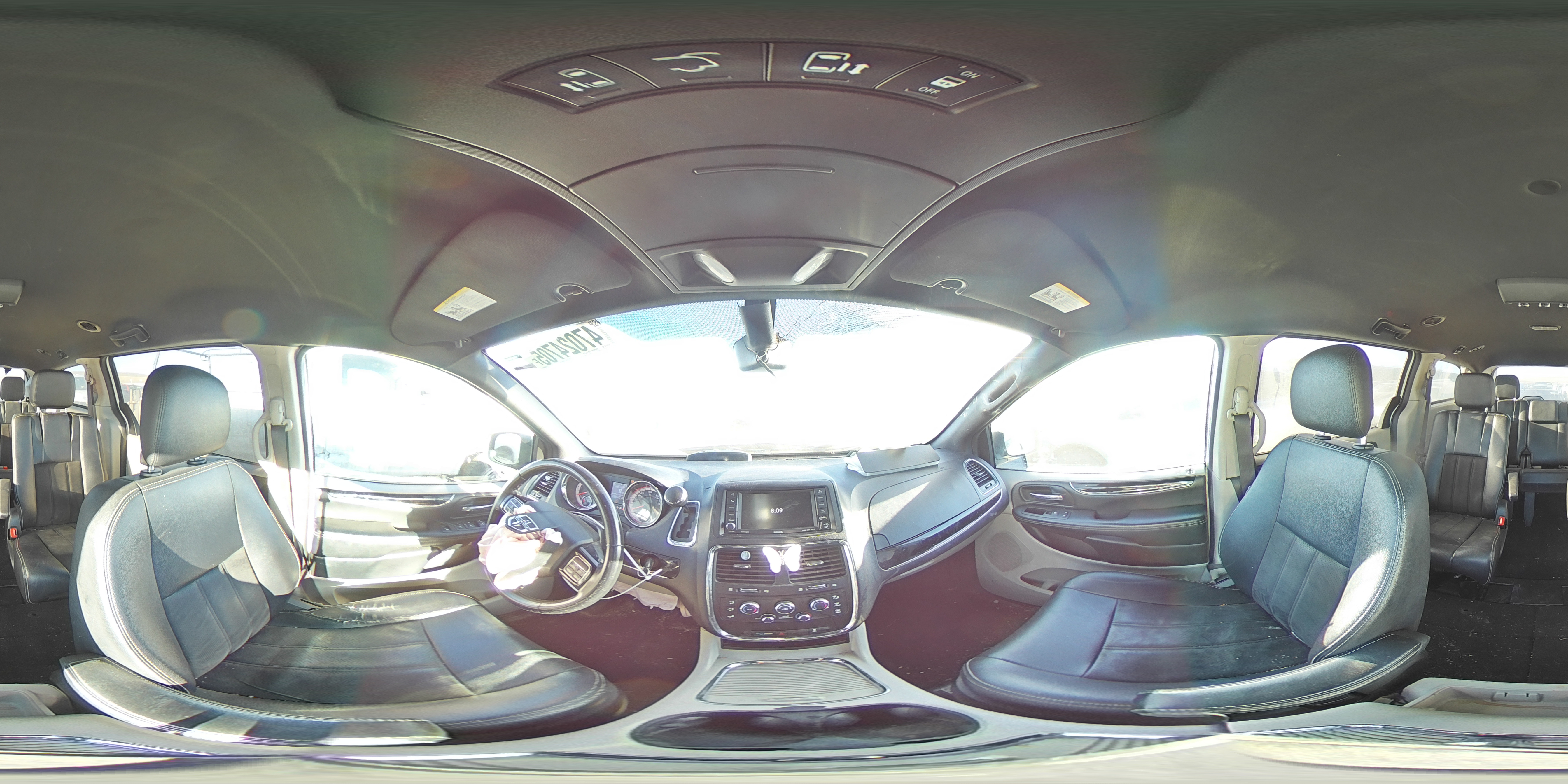 2019 Dodge Caravan - Image 13