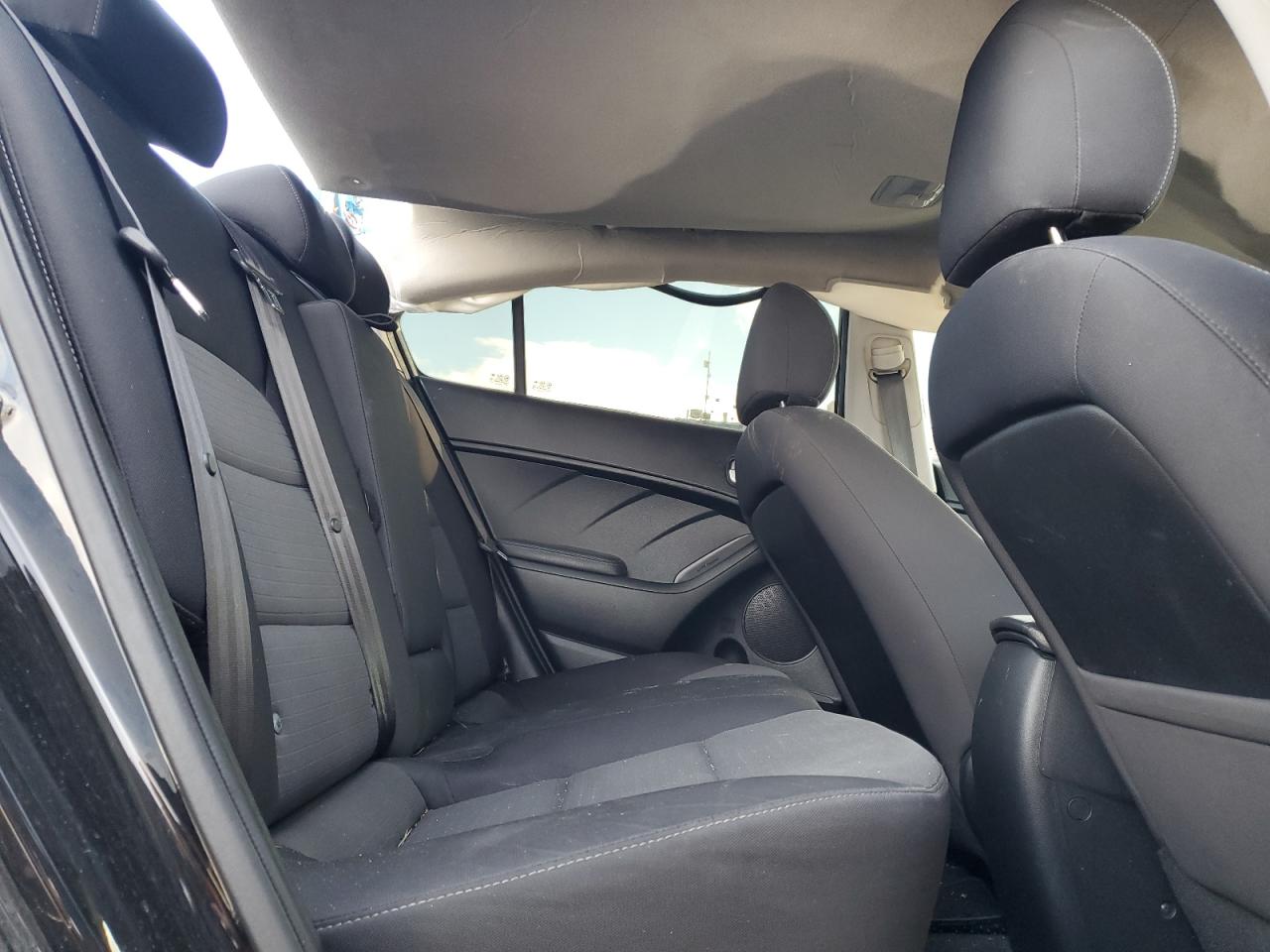 2017 Kia Forte - Image 11