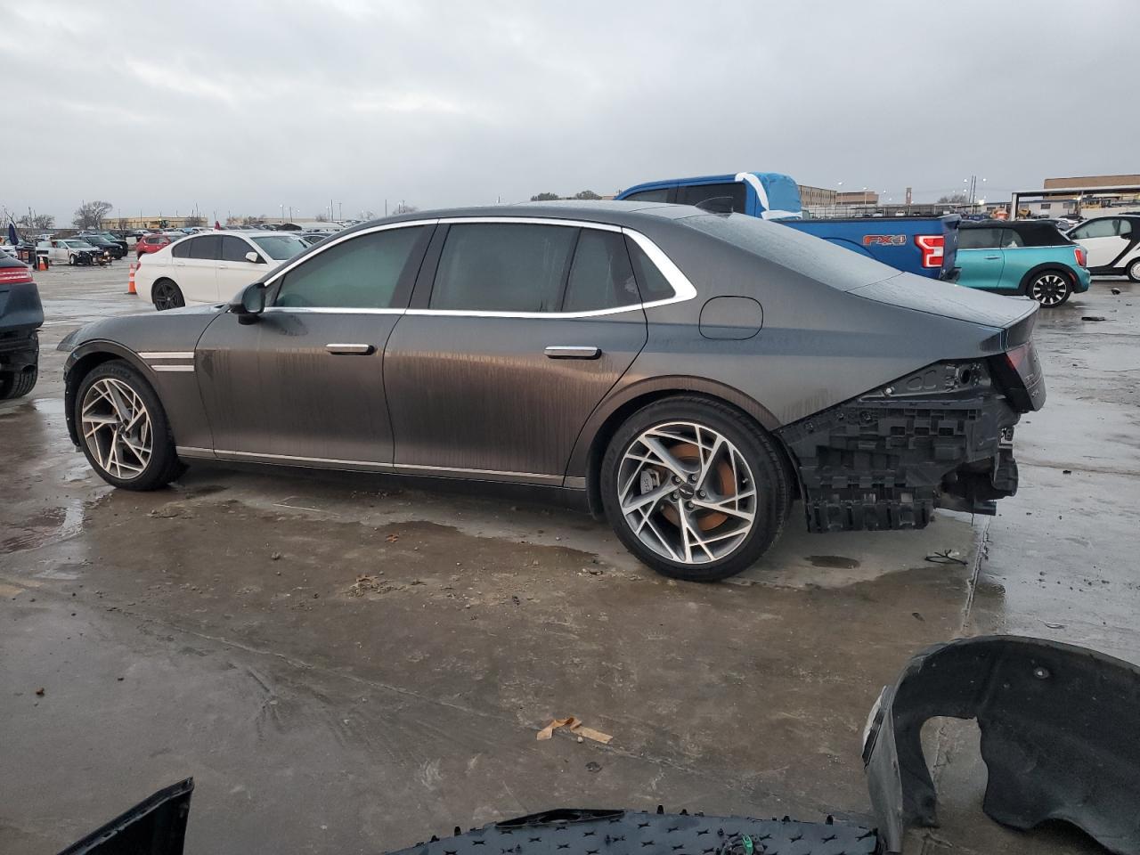 2023 Genesis G90 - Image 2