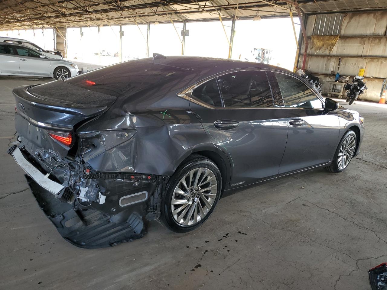 2022 Lexus ES - Image 3