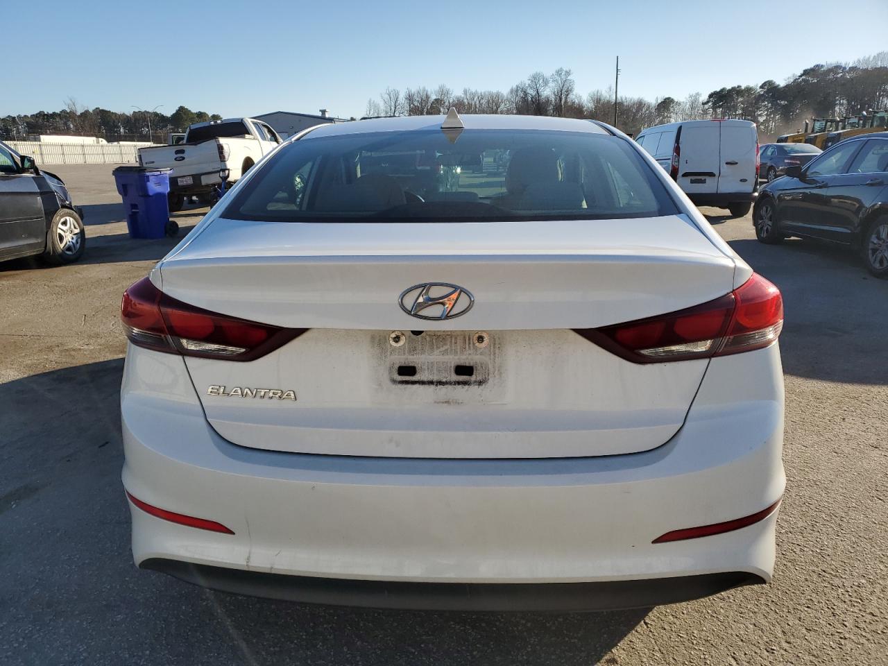 2017 Hyundai Elantra - Image 6