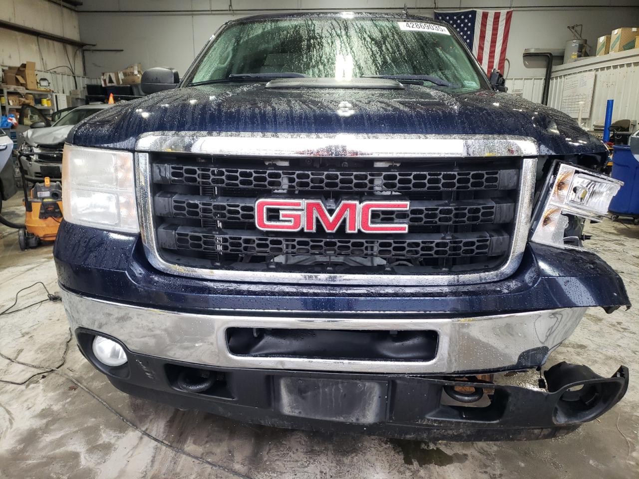 2011 GMC Sierra - Image 5