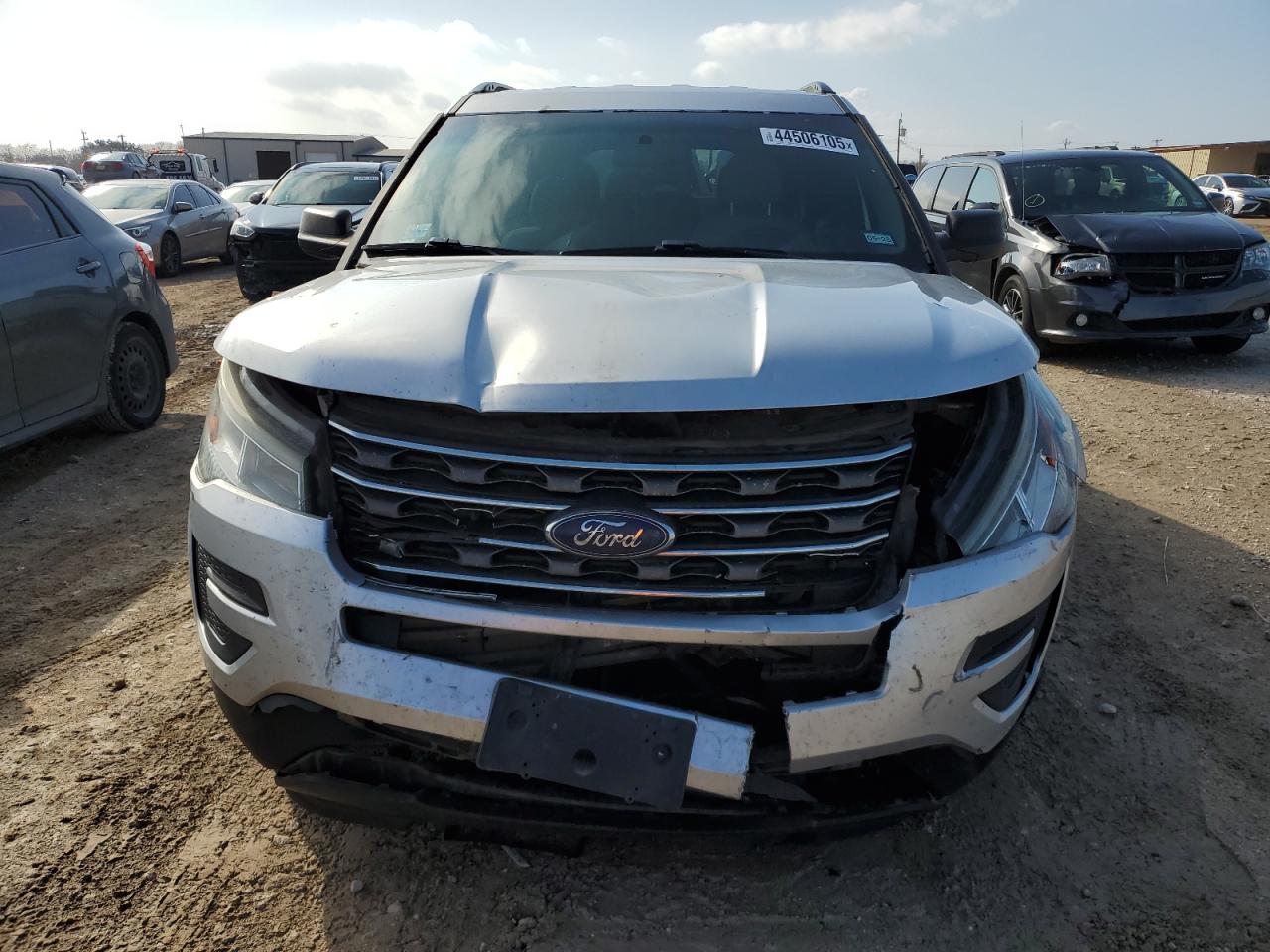 2017 Ford Explorer - Image 5