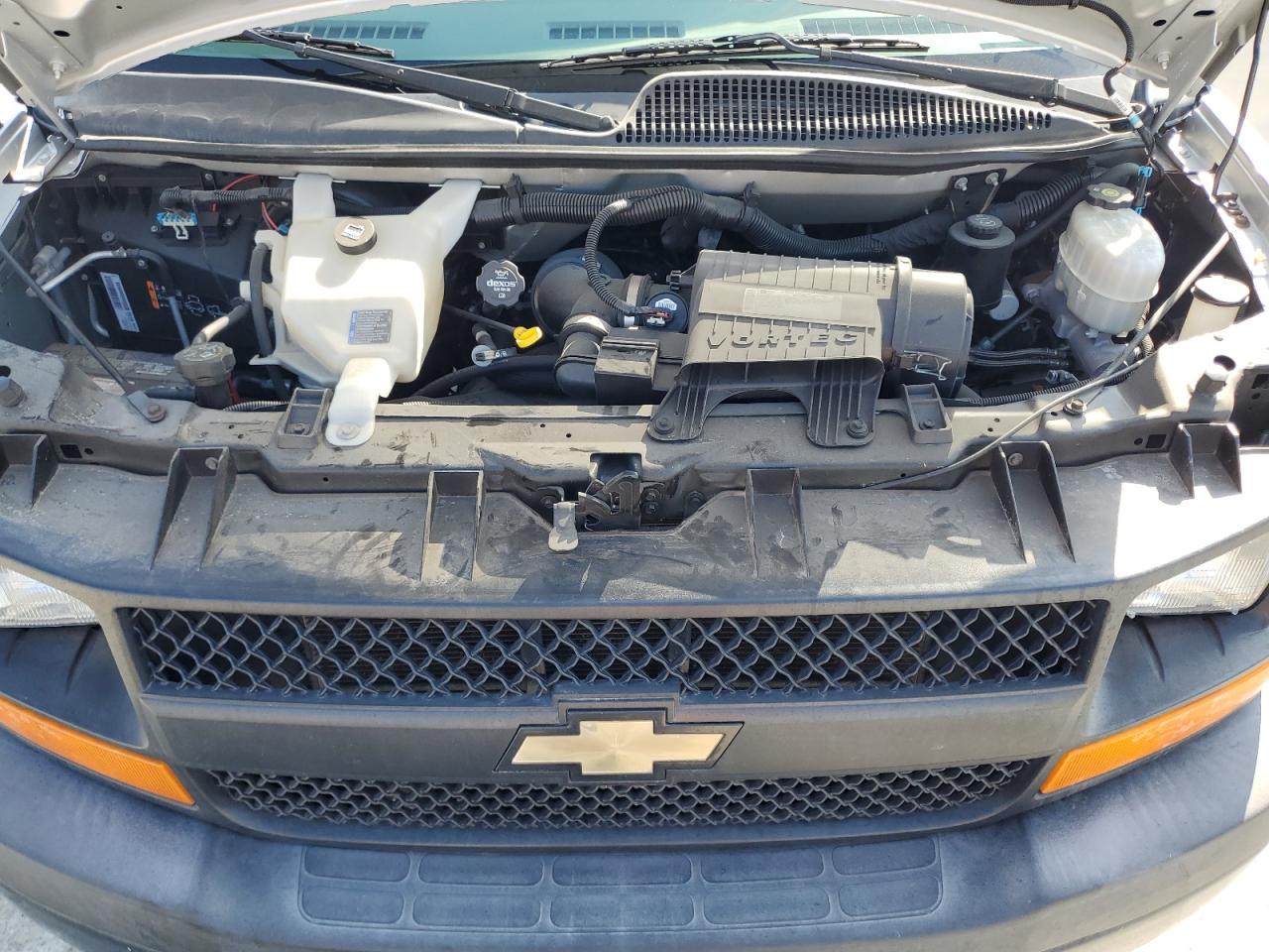 2014 Chevrolet Express - Image 12