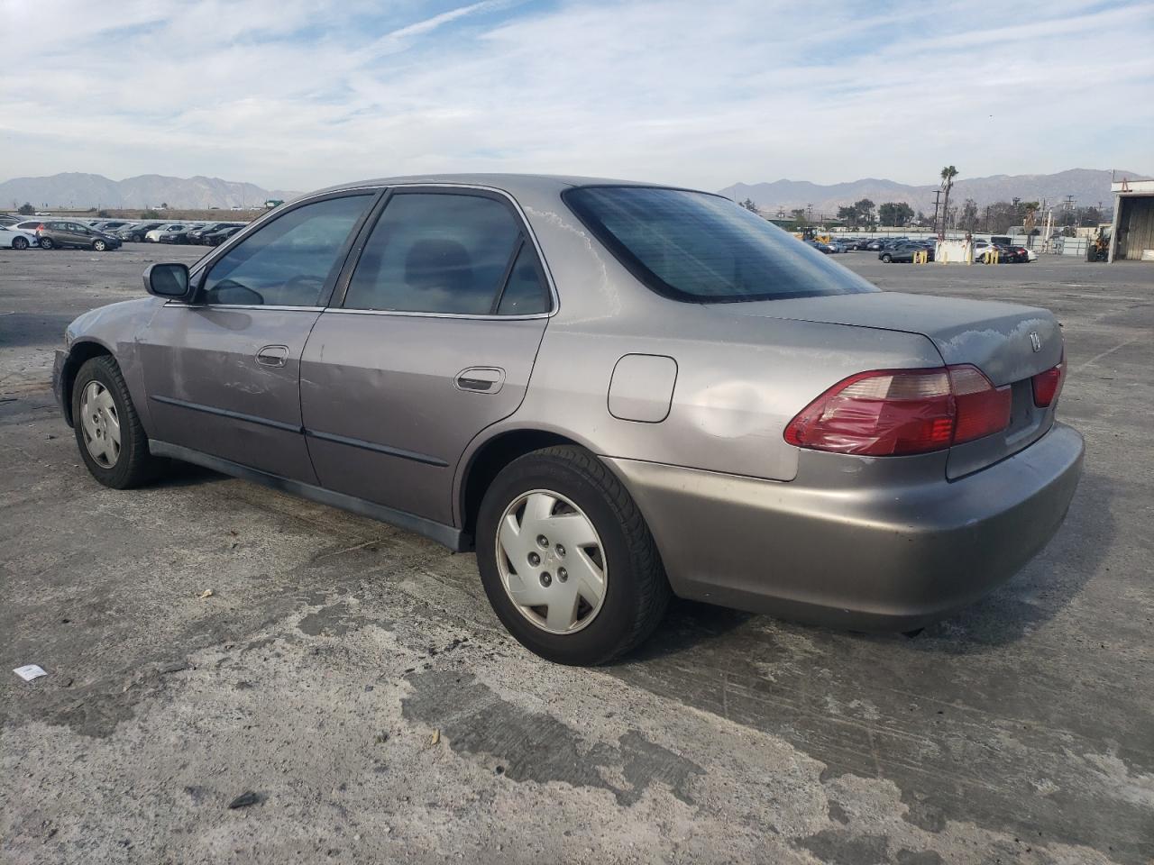 2000 Honda Accord - Image 2