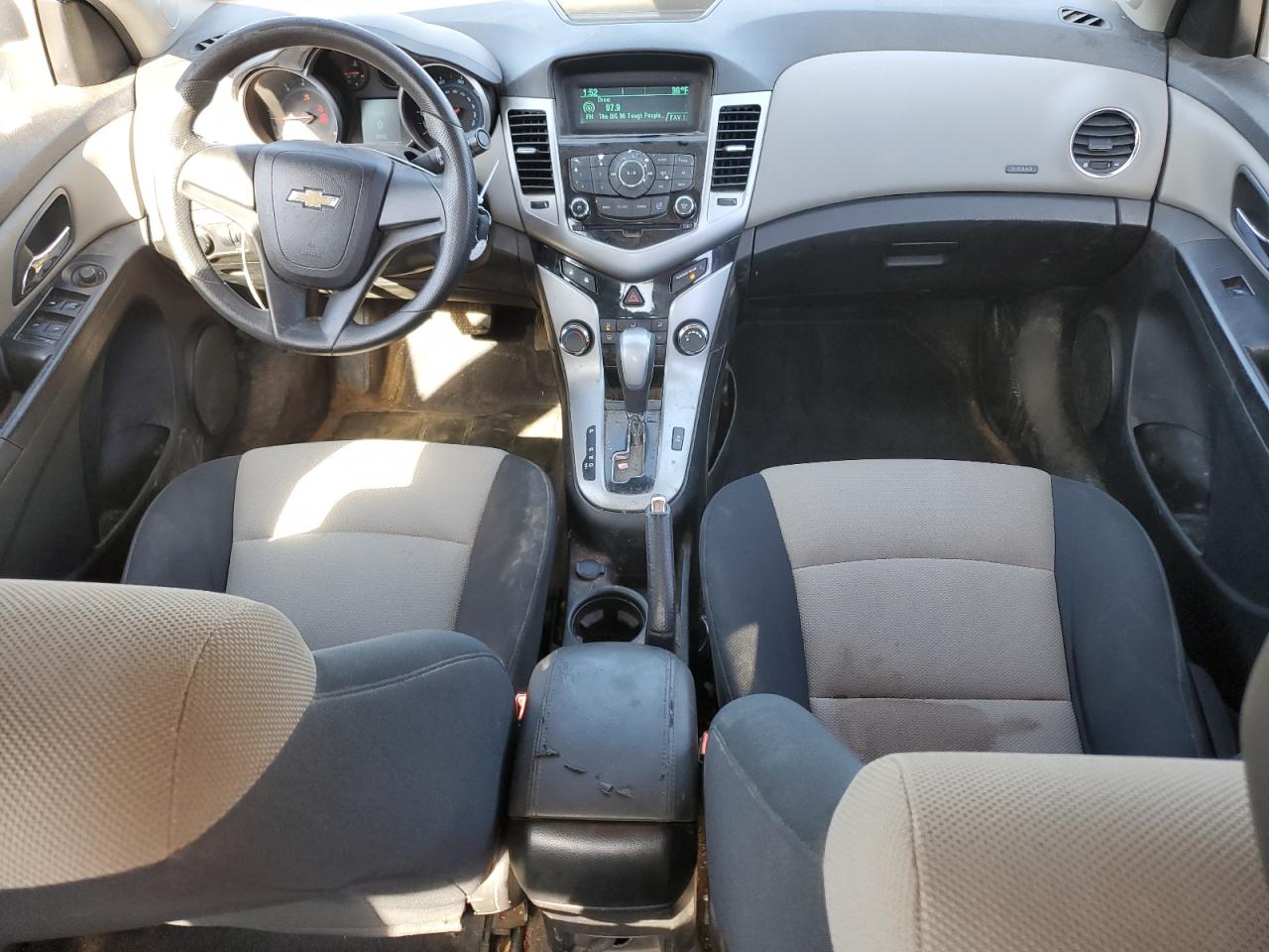 2012 Chevrolet Cruze - Image 8