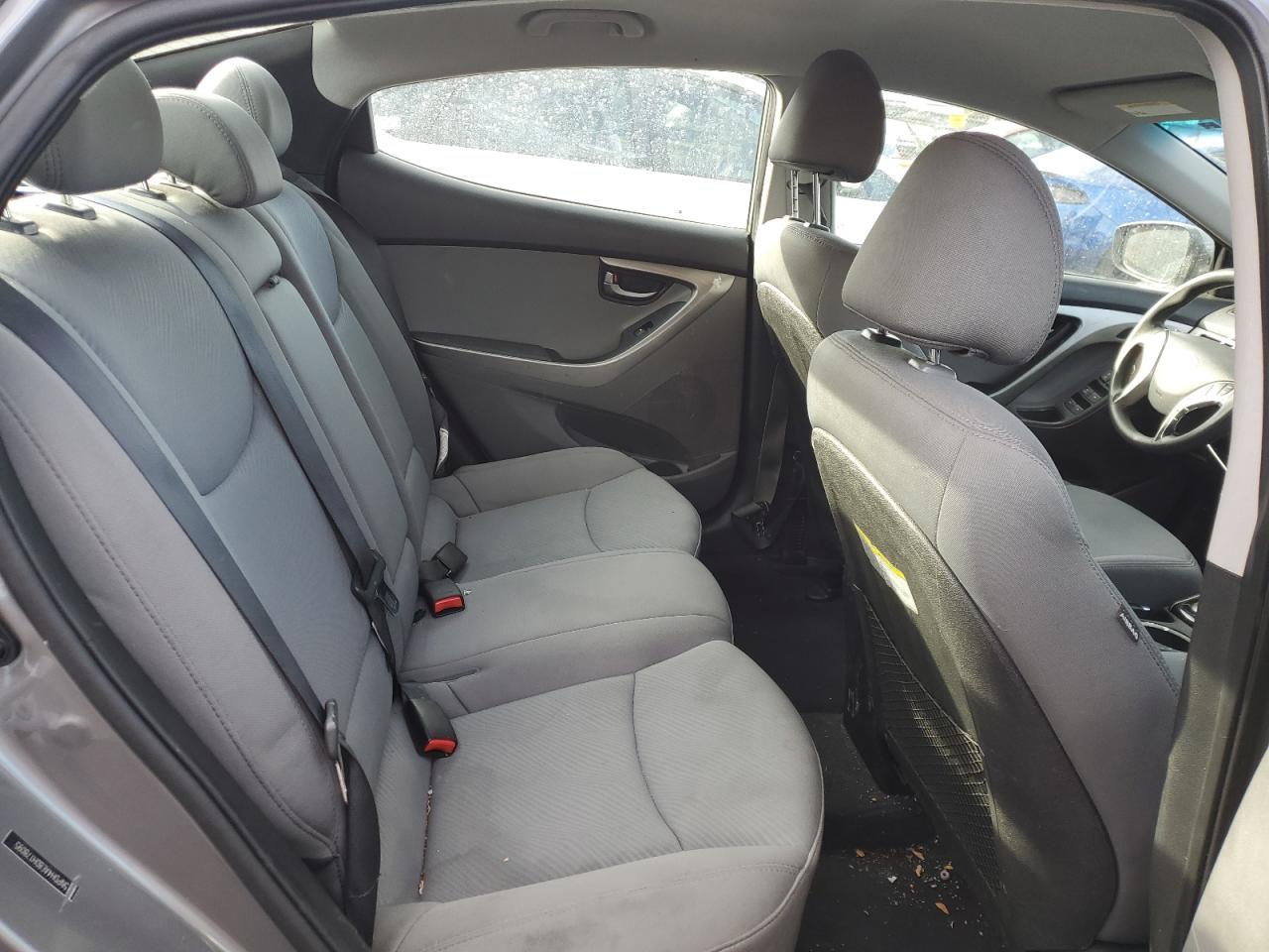 2013 Hyundai Elantra - Image 10