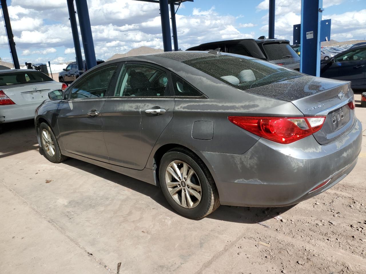2012 Hyundai Sonata - Image 2